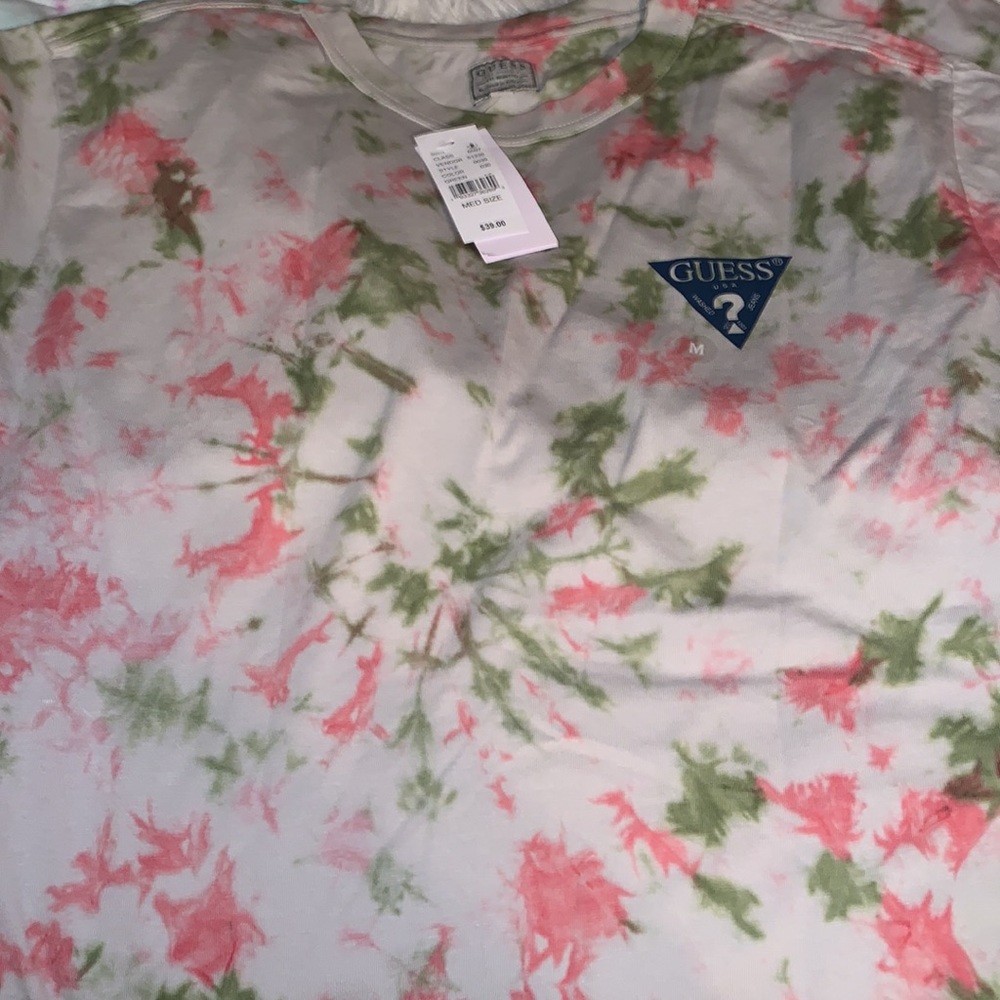 Guess Tees - Picture 4 of 7